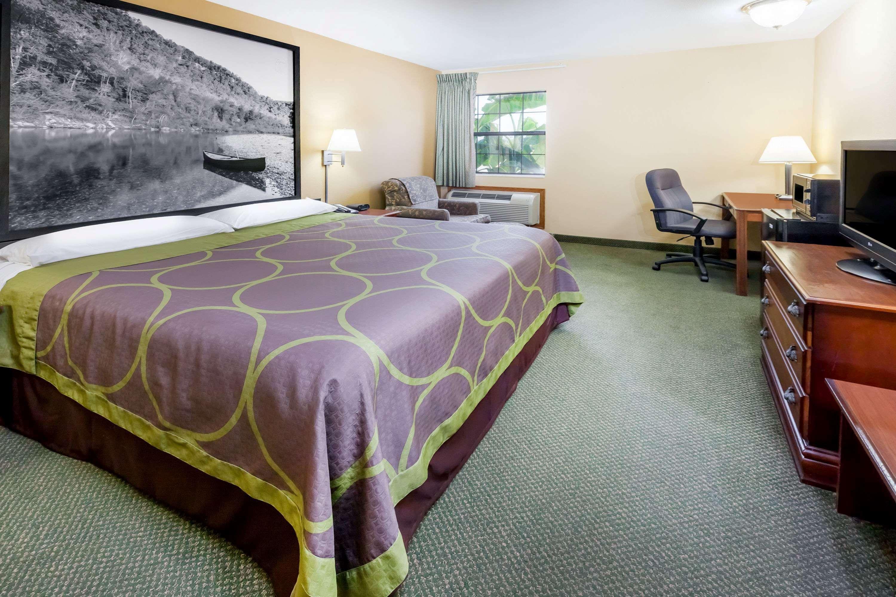 Super 8 By Wyndham Pine Bluff Hotell Eksteriør bilde