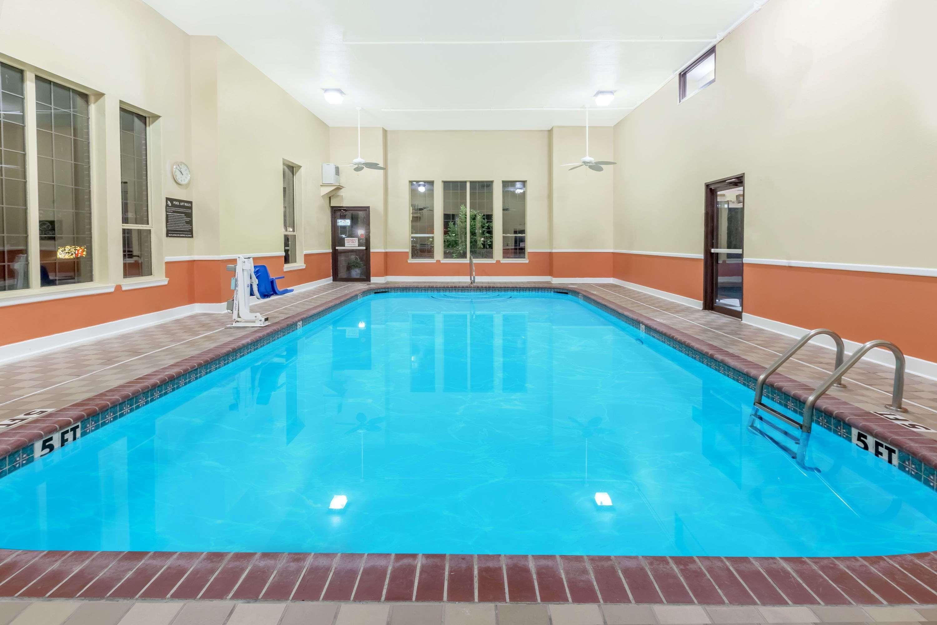 Super 8 By Wyndham Pine Bluff Hotell Eksteriør bilde