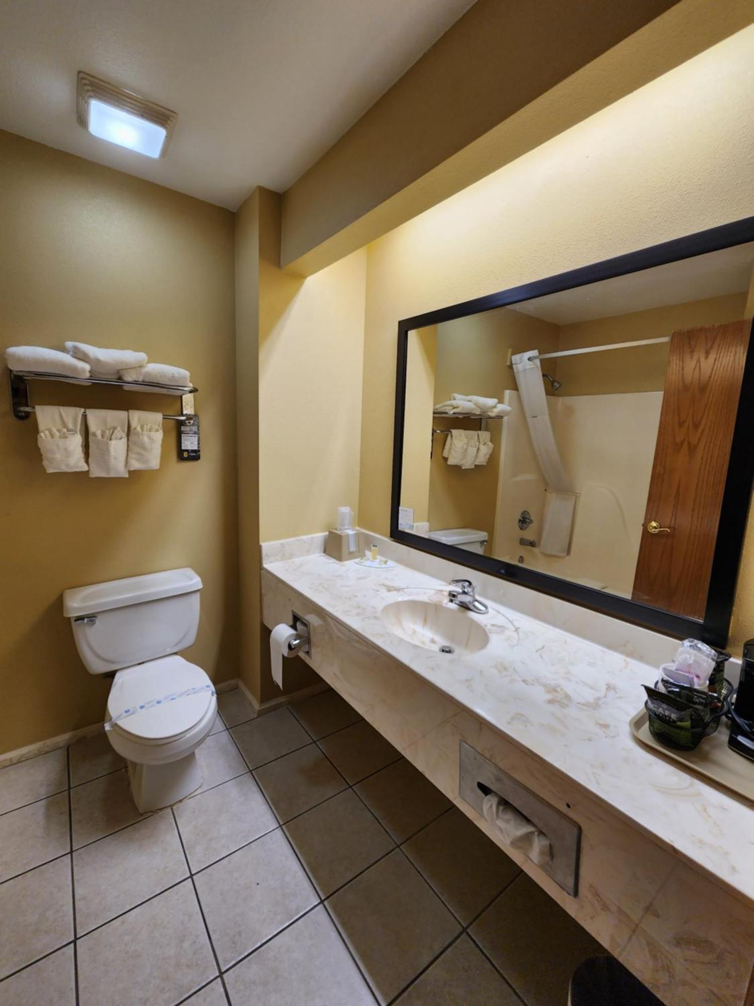 Super 8 By Wyndham Pine Bluff Hotell Eksteriør bilde
