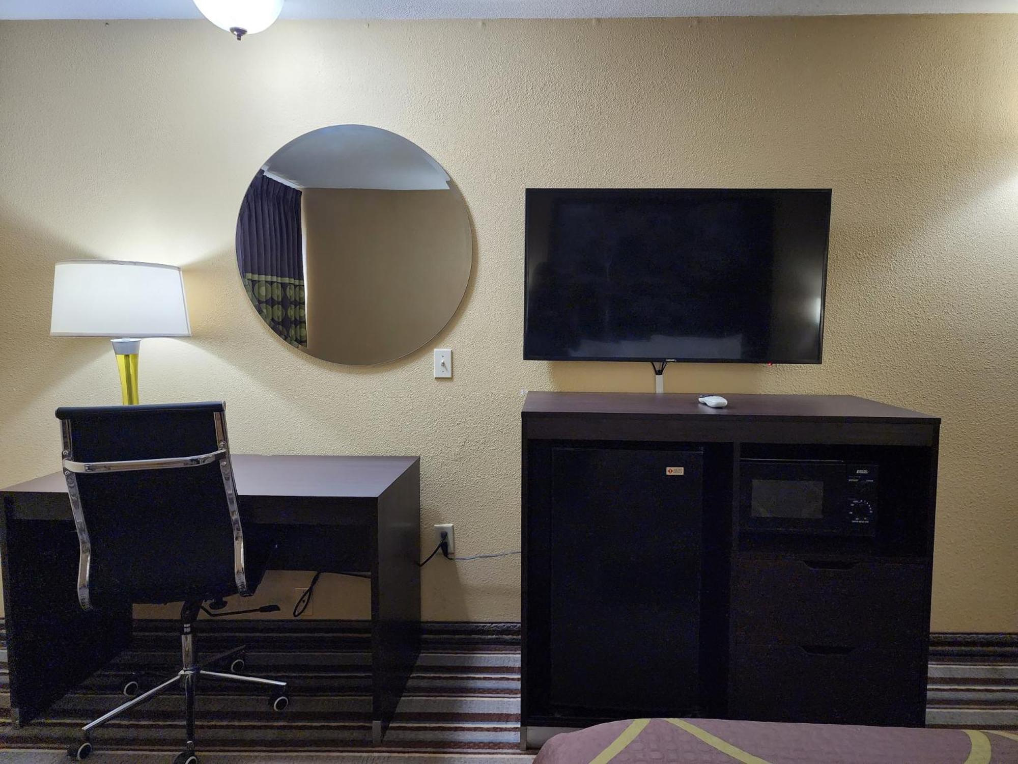 Super 8 By Wyndham Pine Bluff Hotell Eksteriør bilde